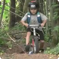 Vídeo: Jackson Goldstone - Do Jardim de Infância para a Bicicleta!