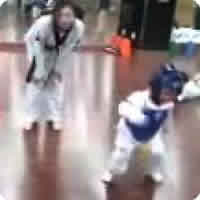 Vídeo: A luta de taekwondo mais fofa de todos os tempos